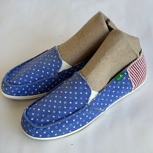 NEW Sanuk Slip on Loafers American Flag
Dots Size‎ 8 Red white & Blue 1013403